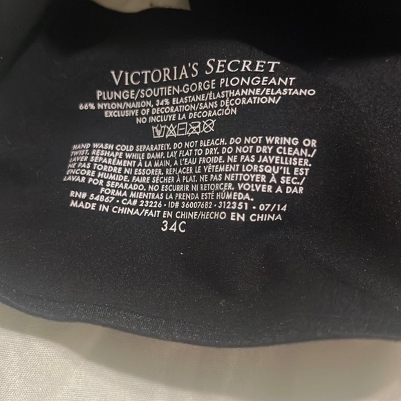 Victoria’s Secret 34C bra bundle - Picture 2 of 7